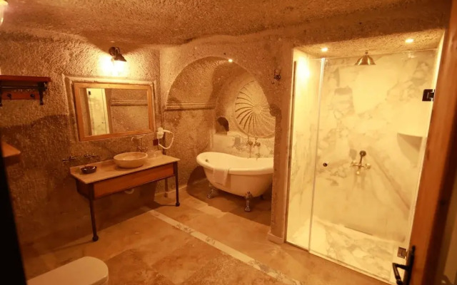Sarnich Cave Suites