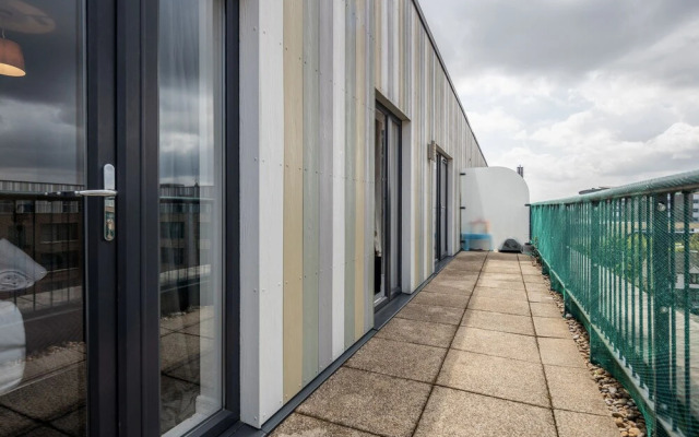 Impeccable 2-bed Apartment in Romford