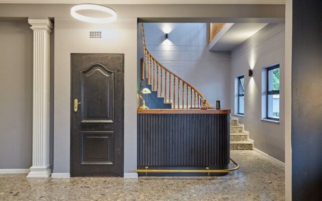 Daze House