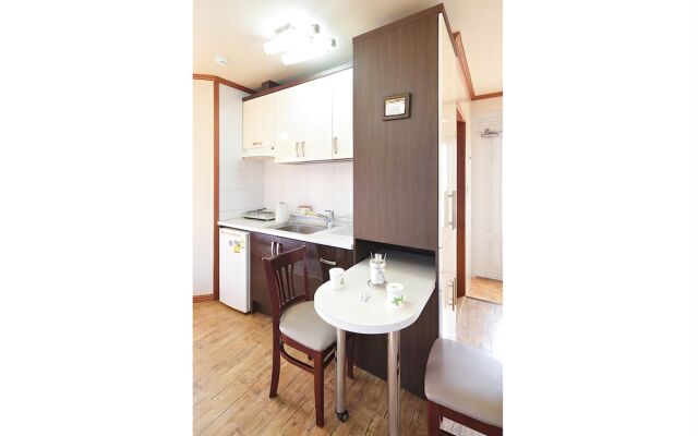 Jeju Between Mountain & Sea Pension