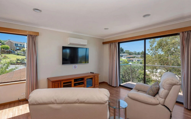 Relax Away - Family Get Away By The Sea