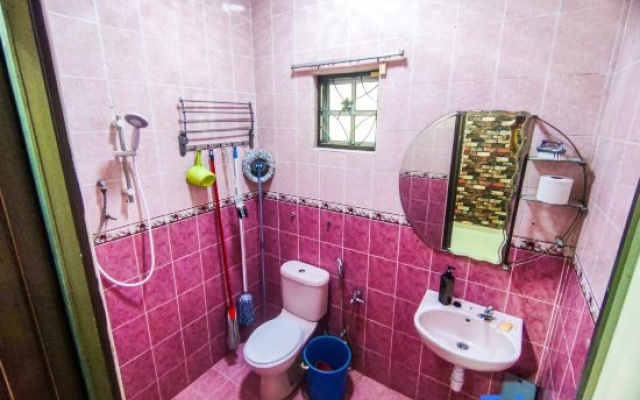 Modern 6-Bedroom House BBQ Pool Event Wedding at Kajang by HCK – Bathroom – Kajang