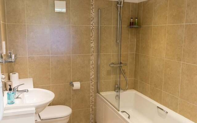 Cricketfield House - Guest House