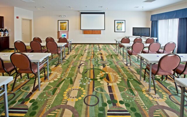 Holiday Inn Express & Suites Shelbyville Indianapolis by IHG