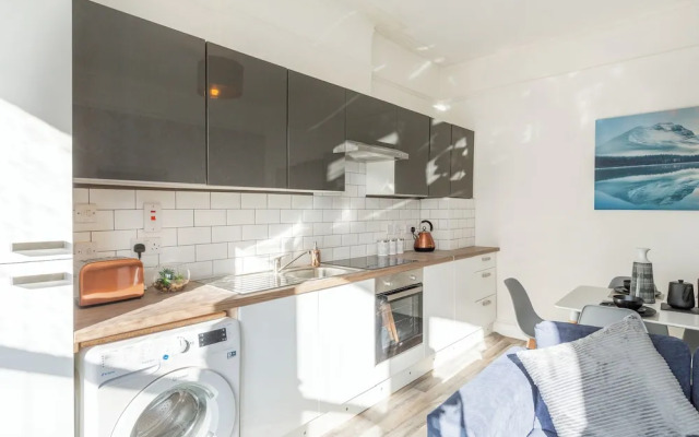 Stunning 5-bed Maisonette in Bristol