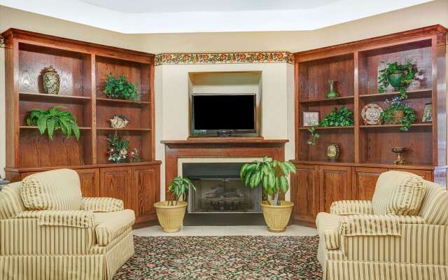 Days Inn by Wyndham Burlington East