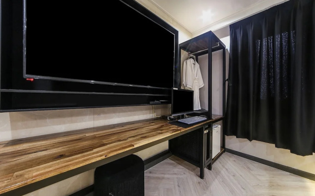 Masan First Class Hotel