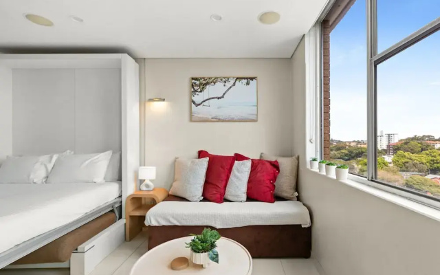 Bondi Studio Apartment With Pool & Rooftop Views