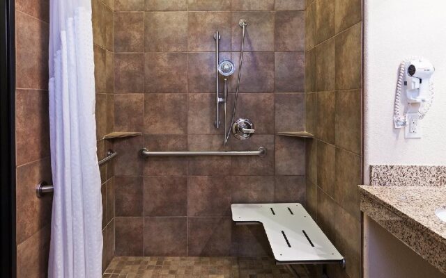 Holiday Inn Express Hotel & Suites Brady by IHG