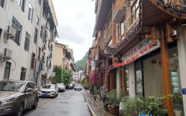 Zhangjiajie YiShang Inn