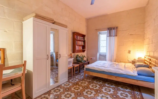 Senglea, Typical Seaview Townhouse