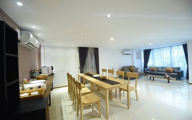 The Varsity House Inn & Serviced Apartments