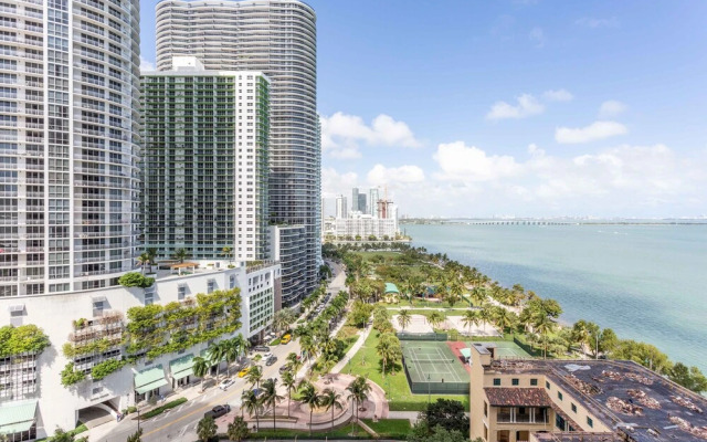 2 Bedroom Pearl in Downtown Miami