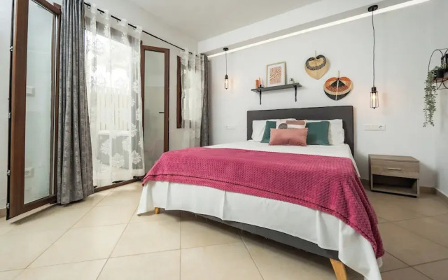 Naxos Chora Modern Dream w Patio Jacuzzi