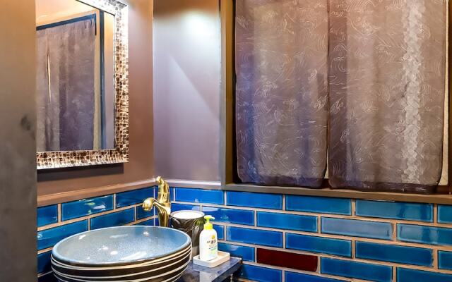 WARAYUN SO Port city May