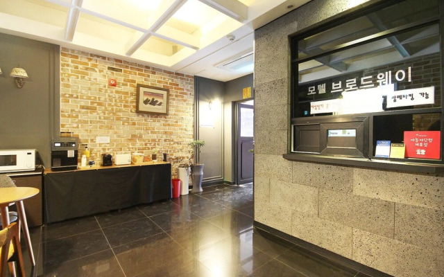 Jinju Broadway 42nd Street