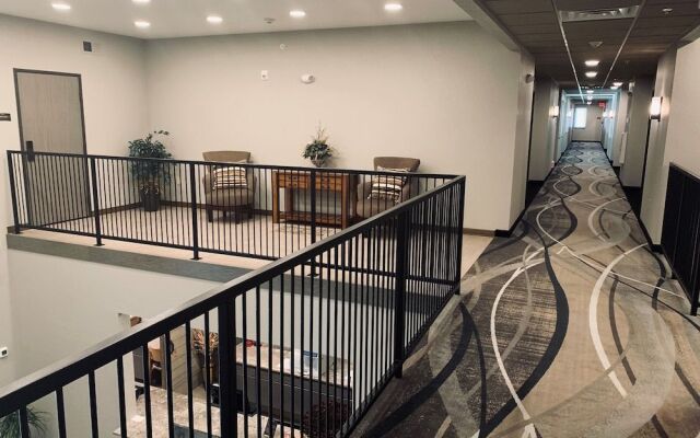 Blue Grass Inn & Suites