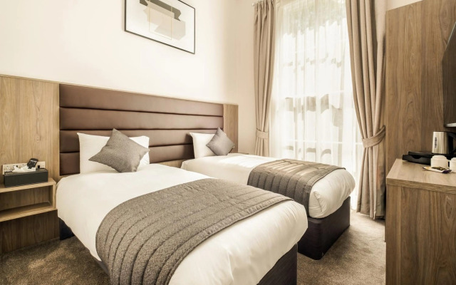 Reem Hotel