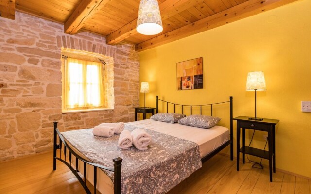 Nice Home in Liznjan With Sauna, Wifi and 4 Bedrooms