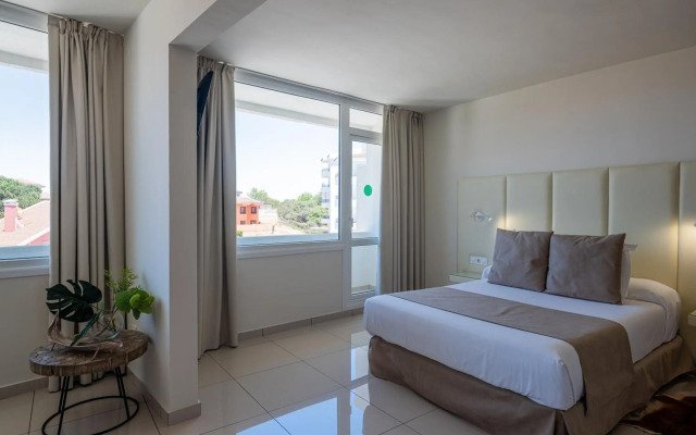 On Hotels Oceanfront - Adults Only