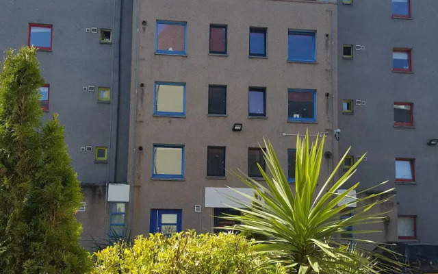 Woolmanhill Flats