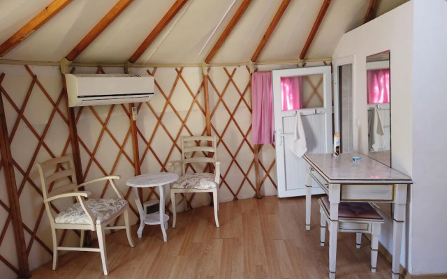 Yol Glamping Hotel Retreat Center