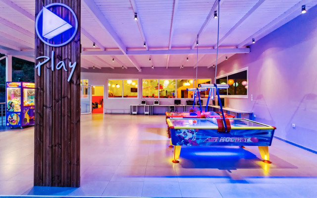 Lagomandra Hotel and Spa