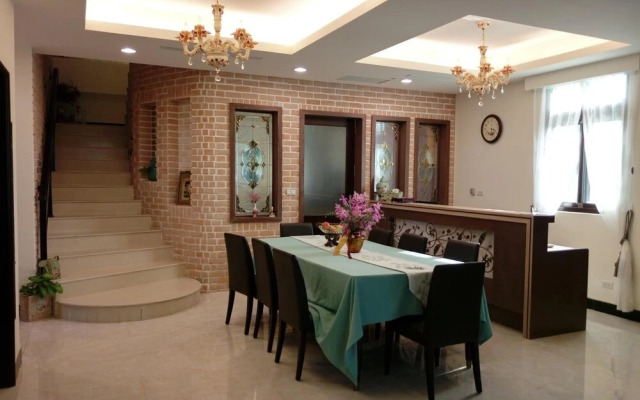 Yuxian Family Business BnB