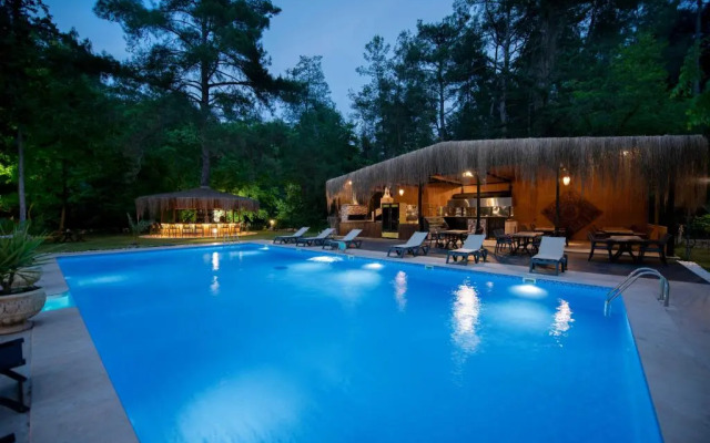 Yusalis Garden Hotel +12 Adult
