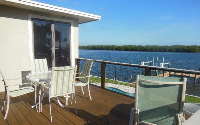 205 Bayview Ave. - M