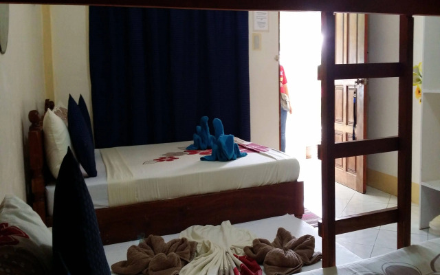 Palm Grove Saud Holiday Complex Hotel