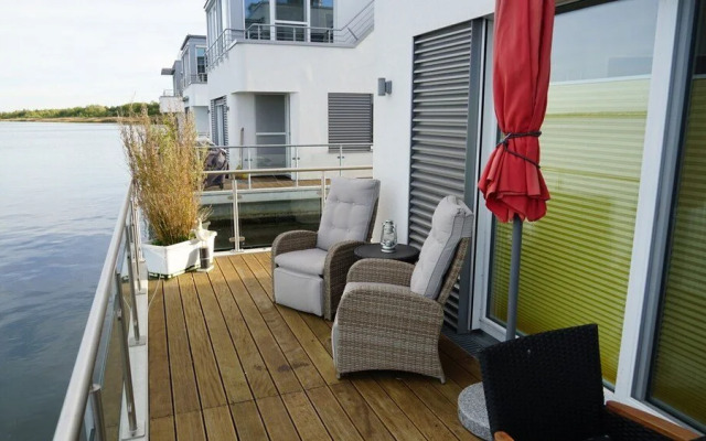 Schwimmendes Ferienhaus Robby II
