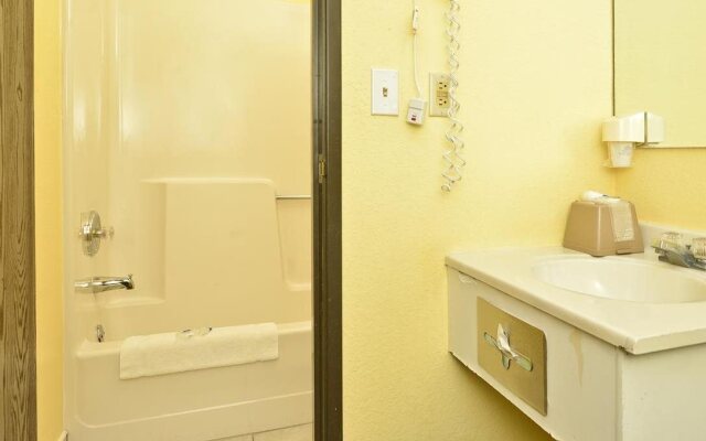 Burnsville Inn & Suites