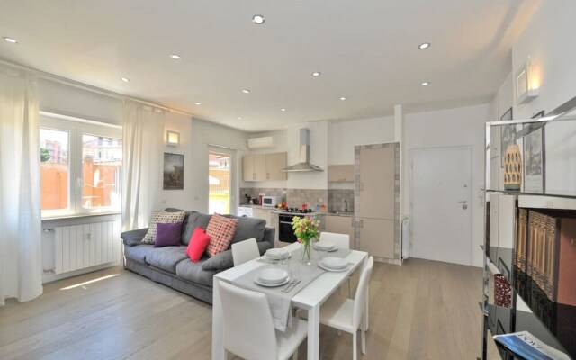 Bright and Beautiful 1 bed Flat in Lovely Area