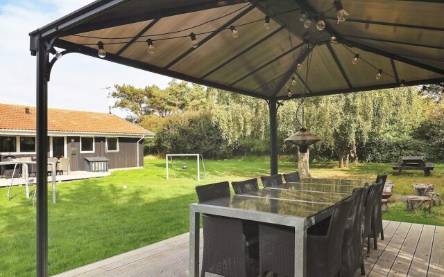10 Person Holiday Home in Humble