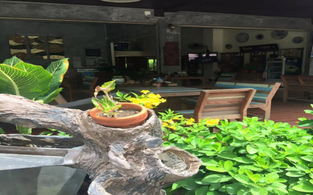 Phangan Barsay Hostel