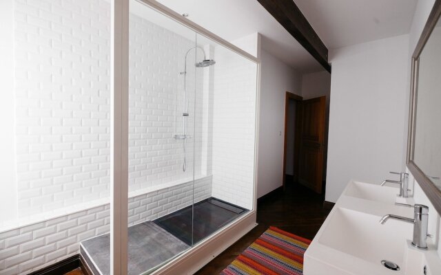 Grand Duplex 230 m2 Place Comedie