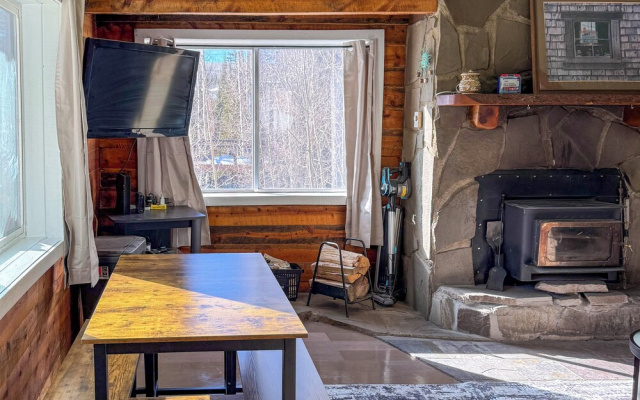 Lovely 3BR Mountain View Fireplace