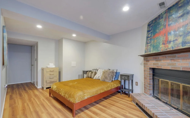 Quaint Arlington Vacation Rental w/ Patio!