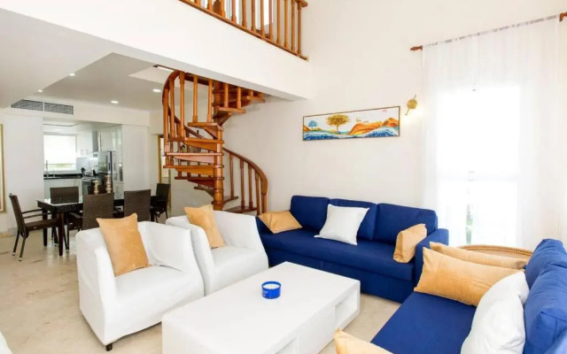 Bavaro Beachfront Penthouse 4 bdr/5 Bth 10+ Guests