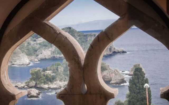 Taormina Tower Apartments
