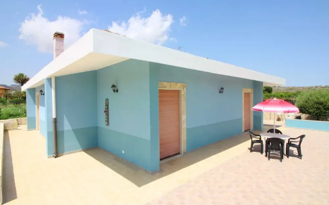 Serene Villa in Floridia With Swimming Pool