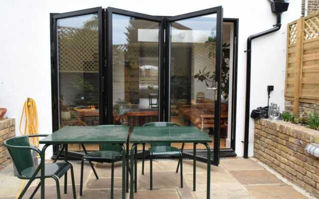 4 Bedroom House in Hackney