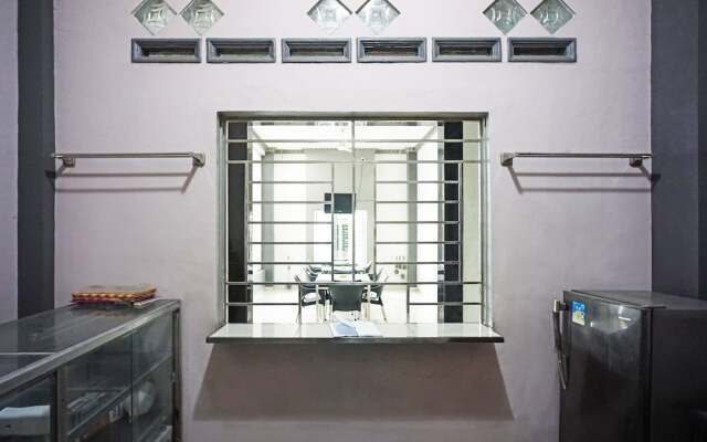 OYO 93355 Maestro Home Syariah