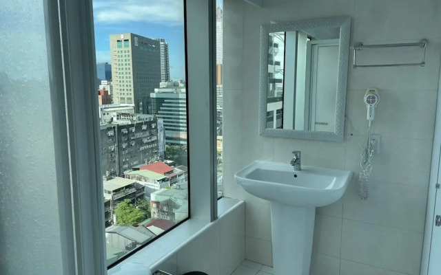 Sky Gate Hotel