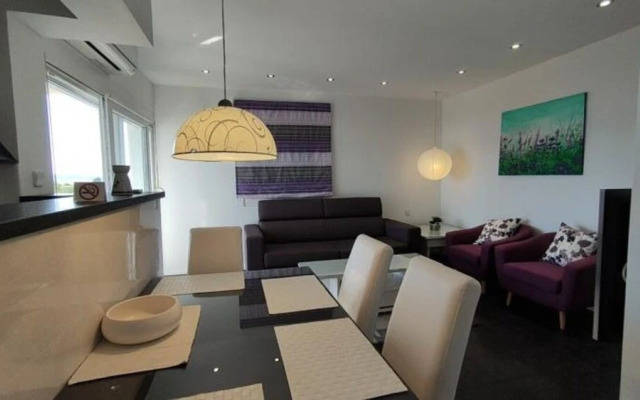 Neven - Economic Apartment Close to sea - A4 kat