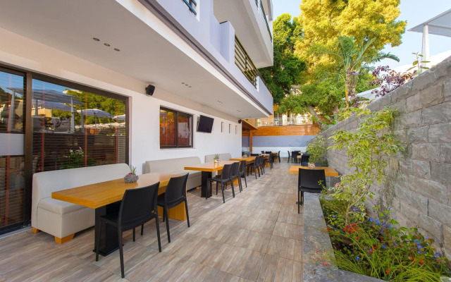 Sunny Days Hotel