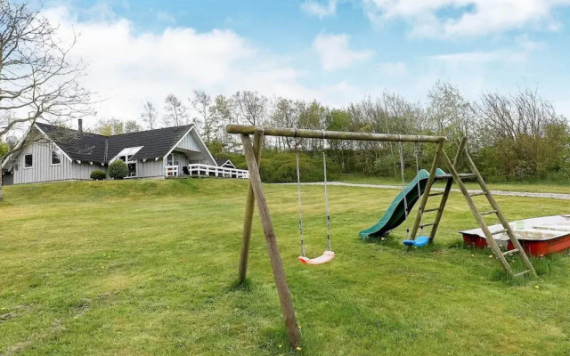 8 Person Holiday Home in Spottrup-by Traum