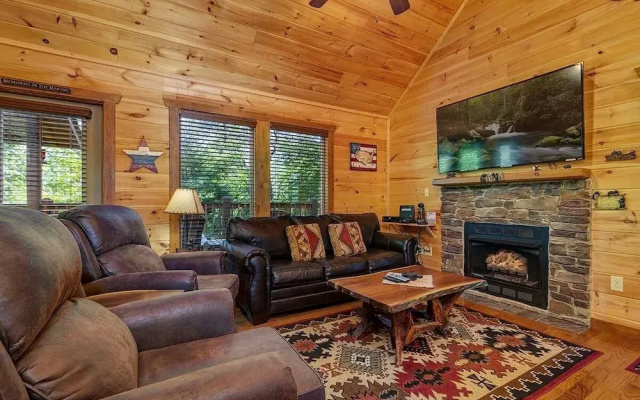 Tucked Away 1 Bedroom 1 Bathroom Home