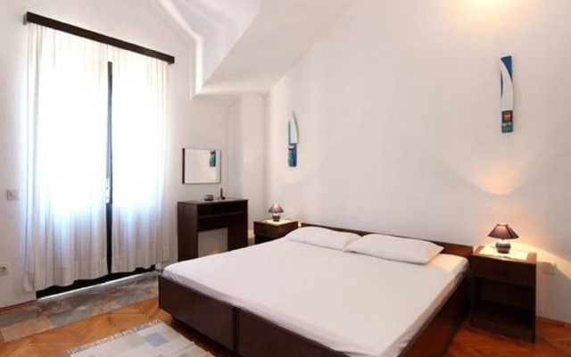 Mat - in a Cosy Stone House - SA3